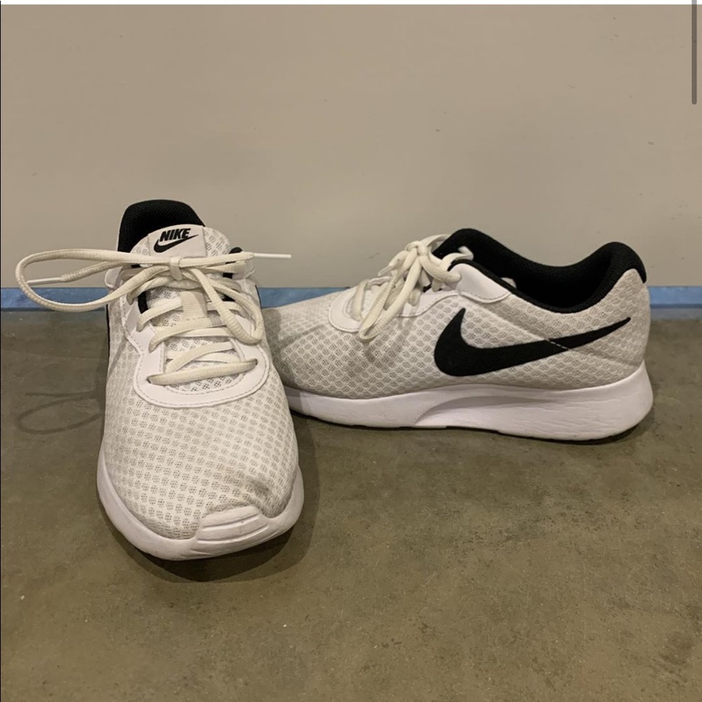 Nike tennis shoes
